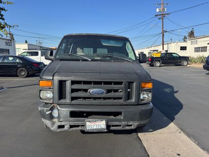 Used 2009 Ford E-150 and Econoline 150 Van 3D