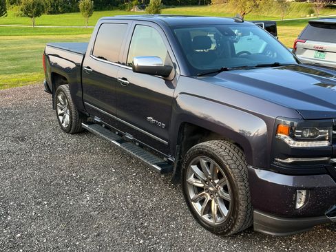 Used 2018 Chevrolet Silverado 1500 LTZ Z71 w/ Centennial Edition AWD/4WD image 9