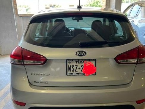 Used 2016 Kia Forte LX FWD image 2