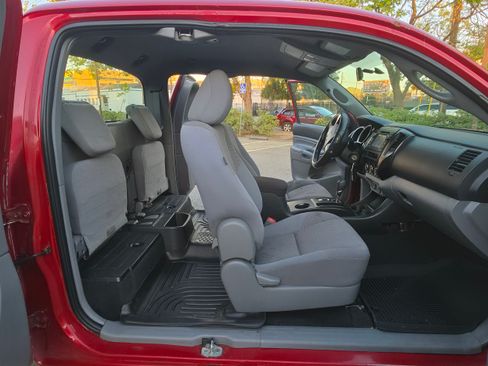 Used 2013 Toyota Tacoma 2WD Access Cab image 5