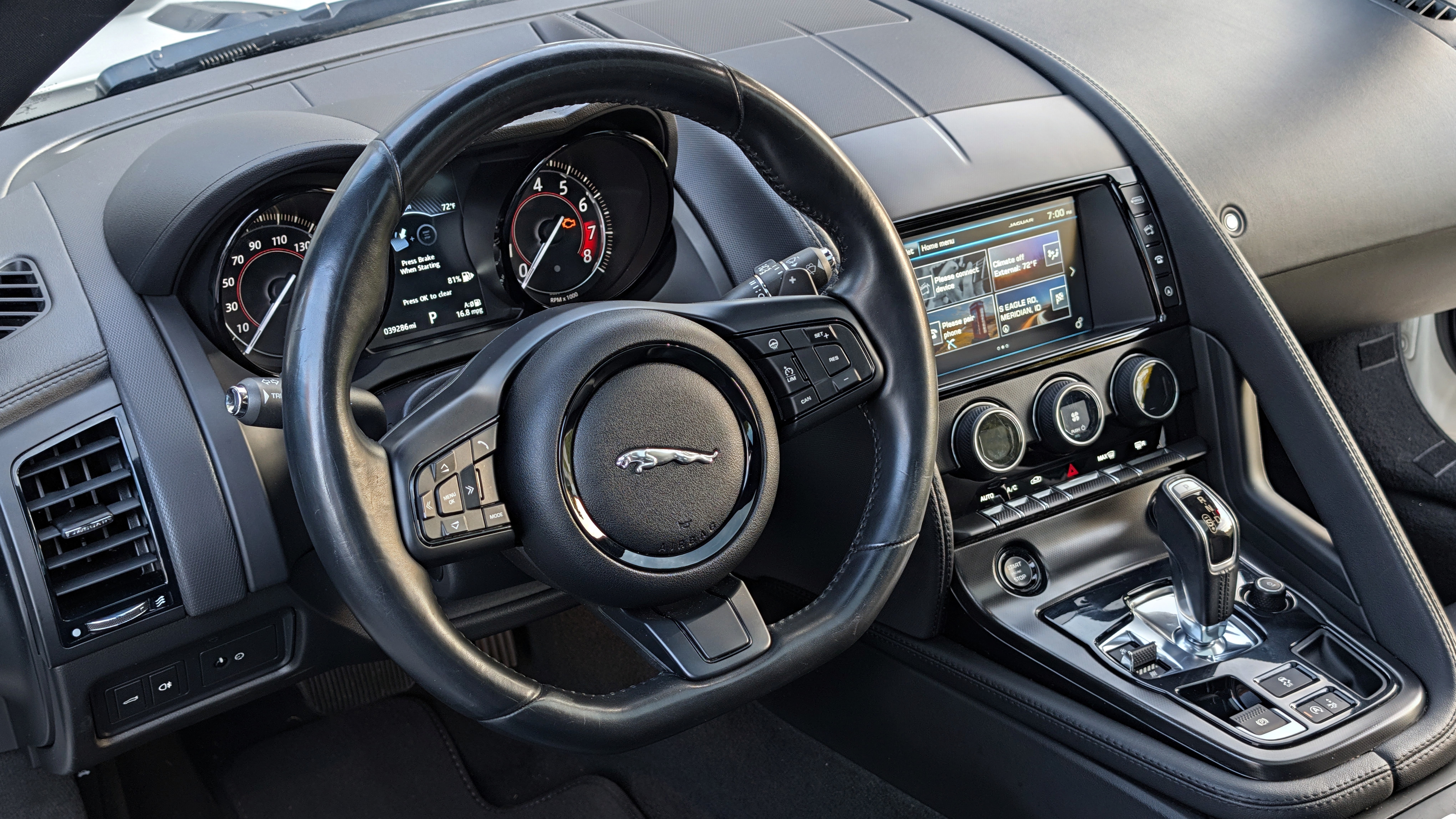 Used 2017 Jaguar F-TYPE Coupe RWD image 15