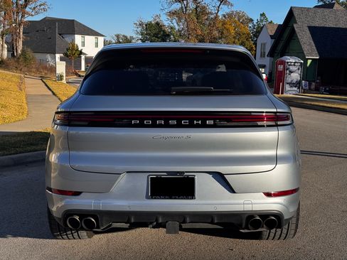 Used 2024 Porsche Cayenne S image 5