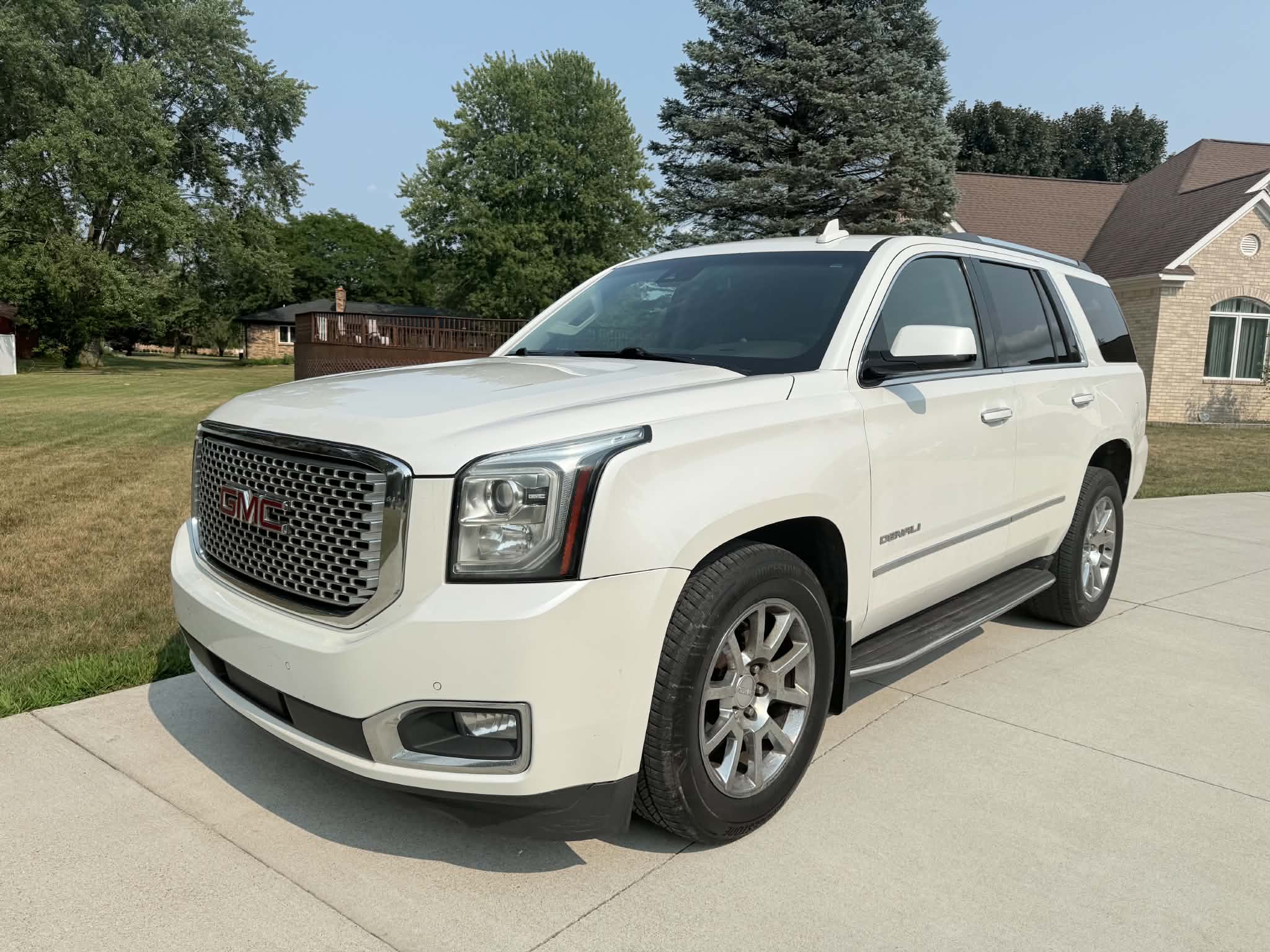 Used 2016 GMC Yukon Denali w/ Open Road Package AWD/4WD image 2