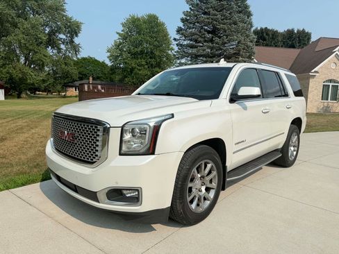 Used 2016 GMC Yukon Denali w/ Open Road Package AWD/4WD image 2