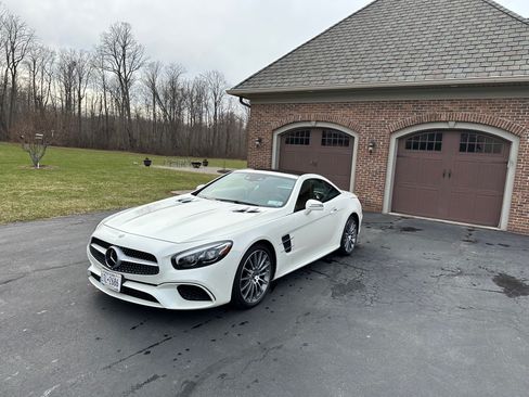 Used 2018 Mercedes-Benz SL 550 image 8