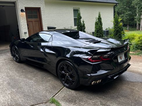 Used 2022 Chevrolet Corvette Stingray Premium Conv w/ Z51 Performance Package RWD image 4