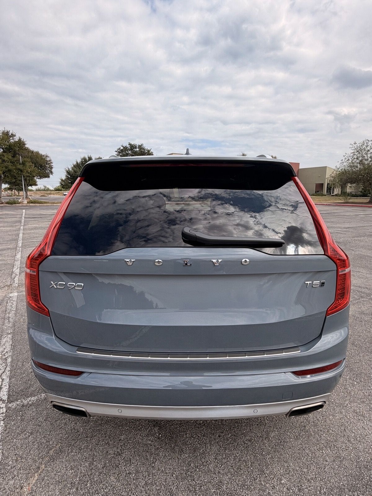 Used 2020 Volvo XC90 T5 Momentum w/ Protection Package Premier AWD/4WD image 5