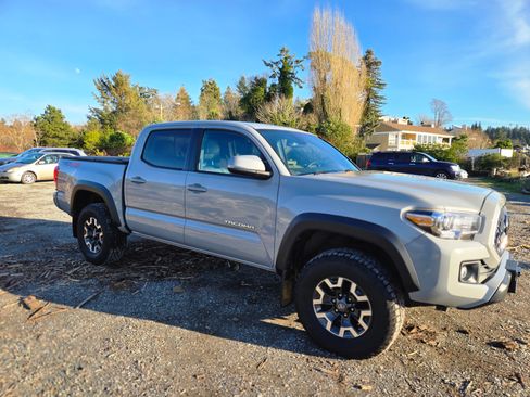 Used 2019 Toyota Tacoma TRD Off-Road image 11