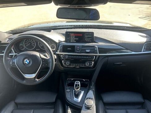 Used 2018 BMW 330i xDrive Wagon image 10