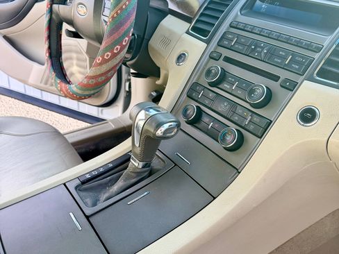 Used 2011 Ford Taurus SEL w/ 202A Rapid Spec Order Code image 10