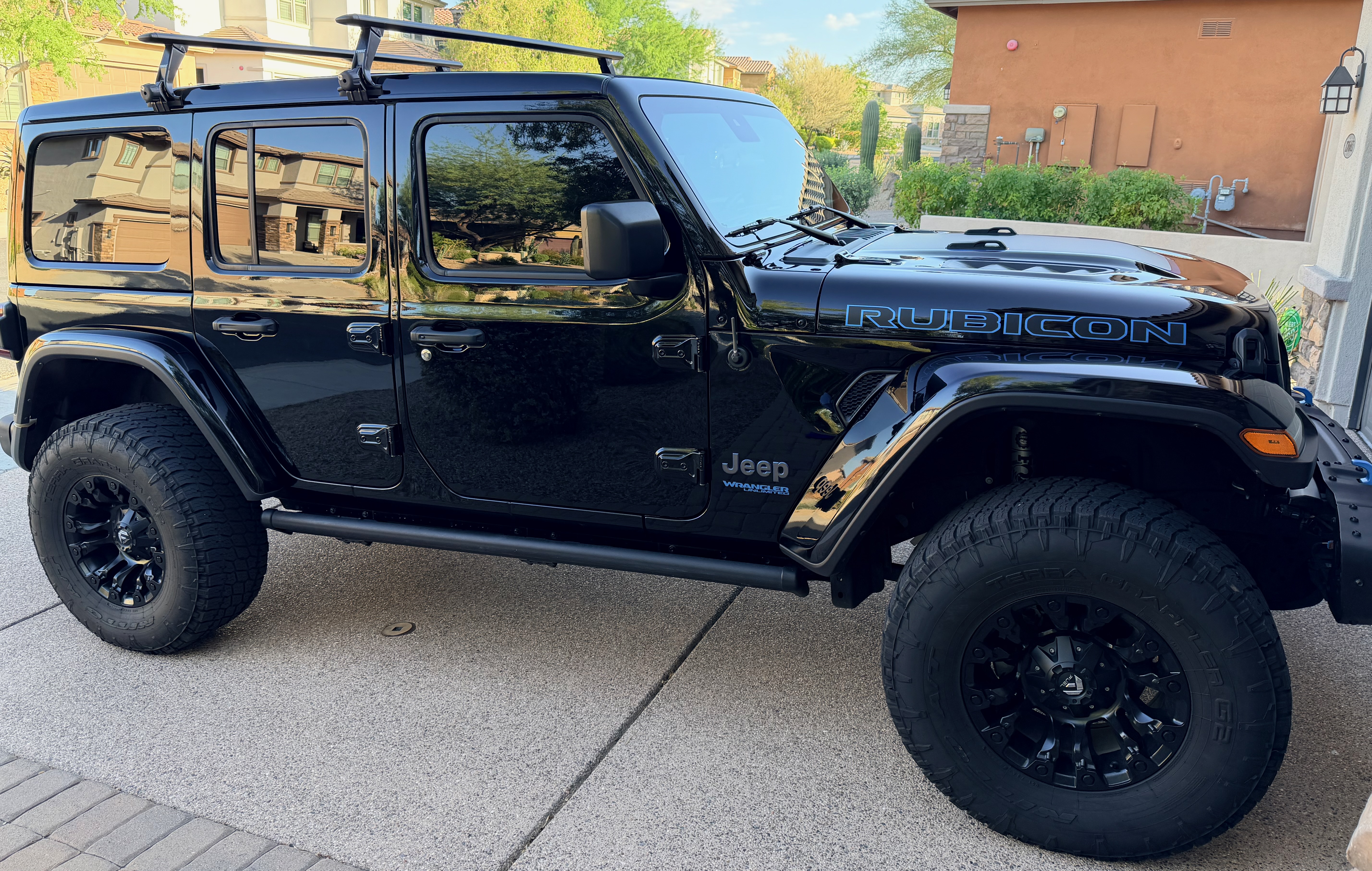 Used 2022 Jeep Wrangler Unlimited Rubicon 4xe w/ Steel Bumper Group AWD/4WD image 2