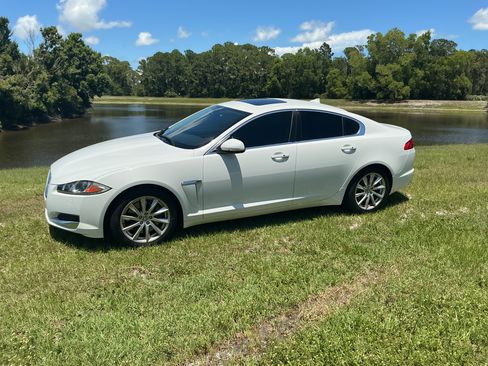 Used 2013 Jaguar XF RWD image 1