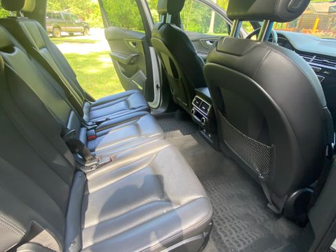 Used 2019 Audi Q7 3.0T Prestige w/ Prestige Package AWD/4WD image 12