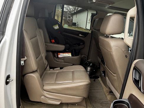 Used 2017 Chevrolet Suburban Premier image 6