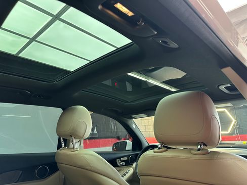 Used 2017 Mercedes-Benz GLC 300 image 8