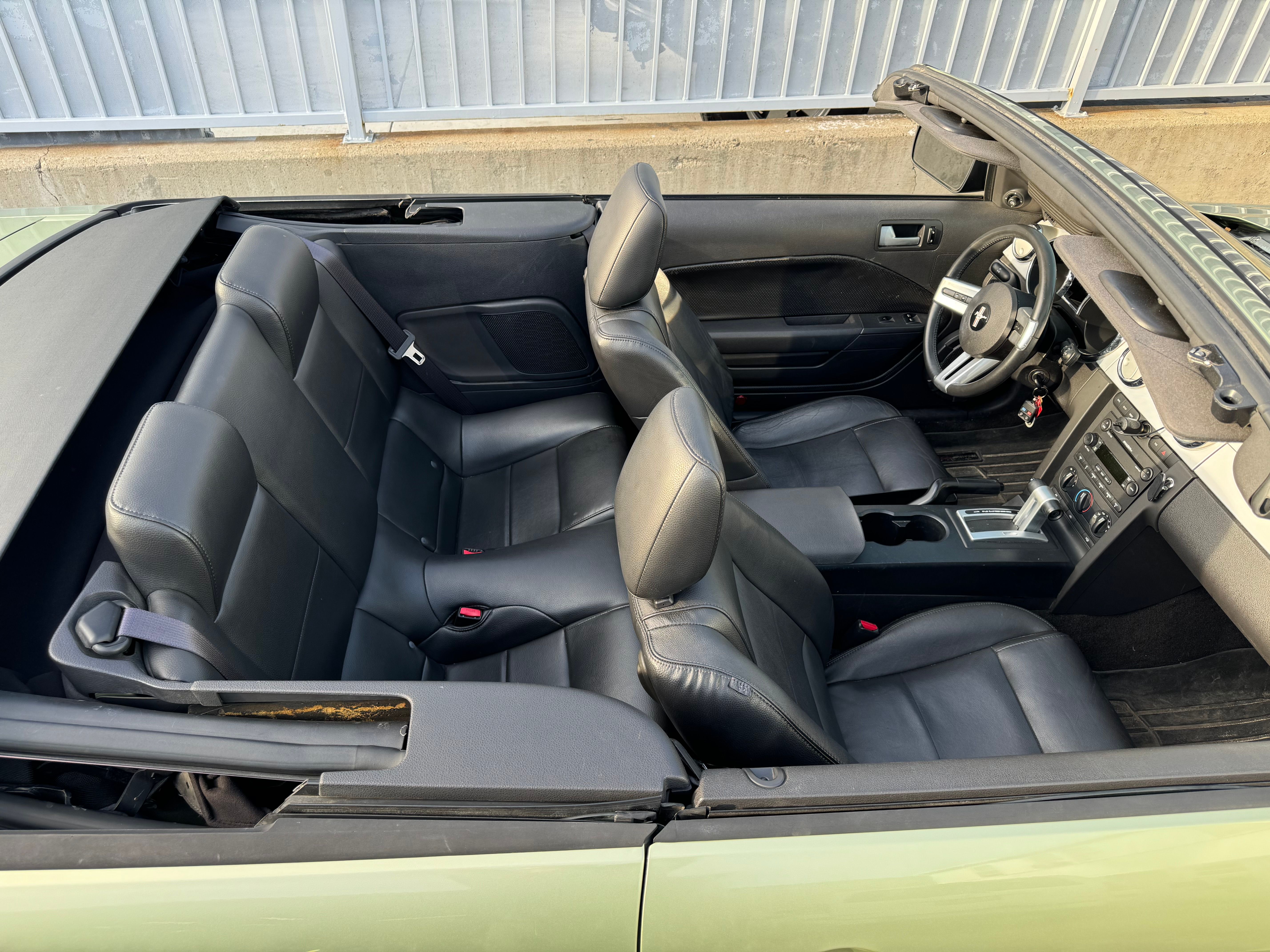 Used 2006 Ford Mustang Convertible RWD image 6