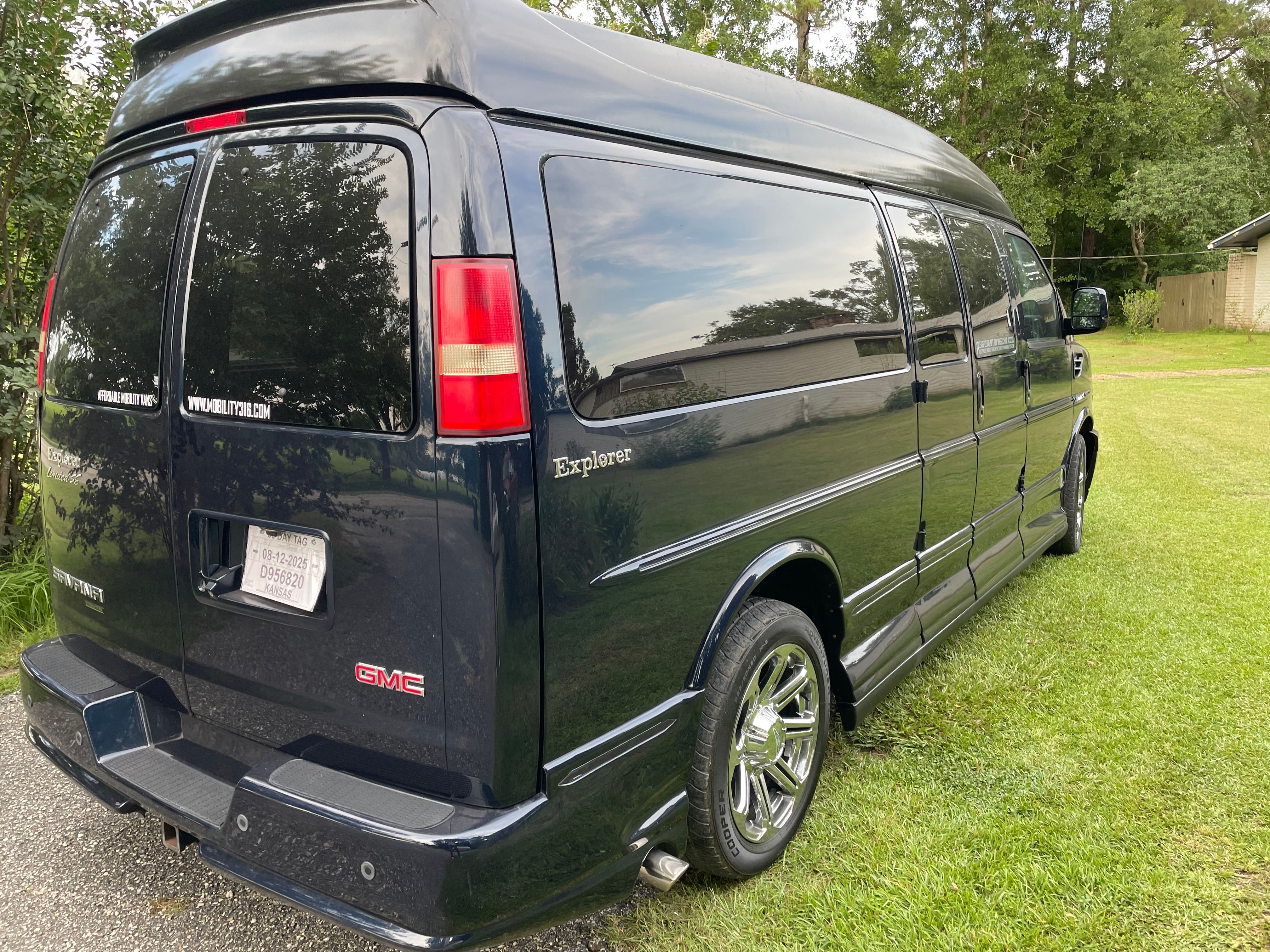 Used 2014 GMC Savana 2500 Extended RWD image 24