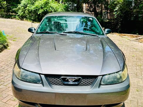 Used 2003 Ford Mustang Coupe RWD image 4