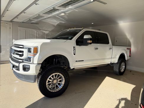 Used 2020 Ford F350 Platinum image 1