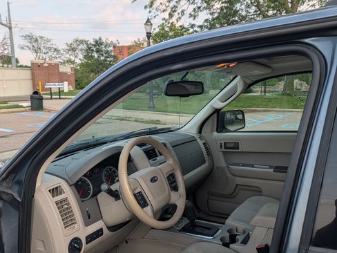 Used 2012 Ford Escape XLT AWD/4WD image 6