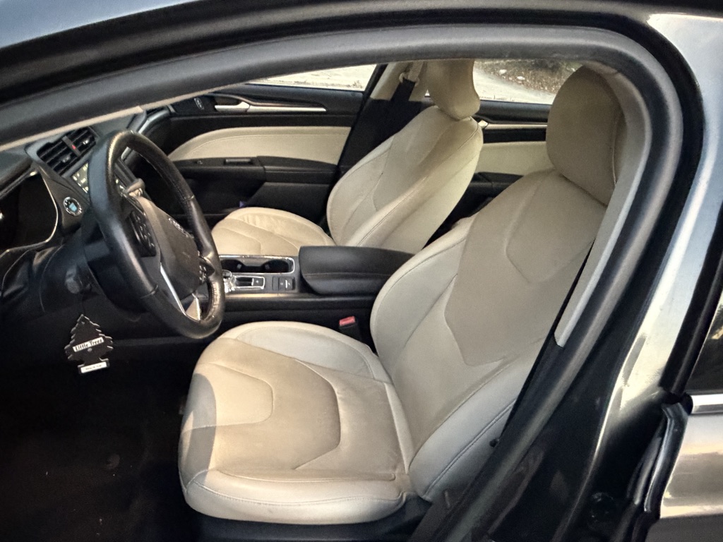 Used 2018 Ford Fusion Titanium FWD image 9