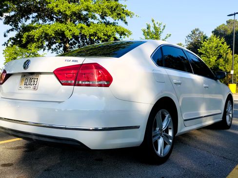 Used 2014 Volkswagen Passat TDI SEL Premium FWD image 4