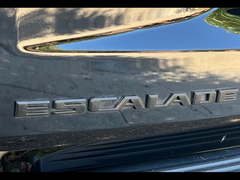 Used 2023 Cadillac Escalade Luxury image 15
