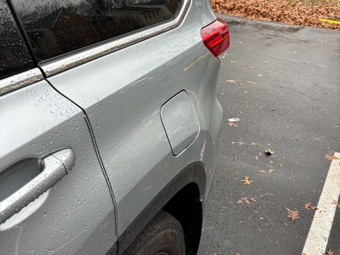 Used 2019 Toyota Highlander XLE image 9