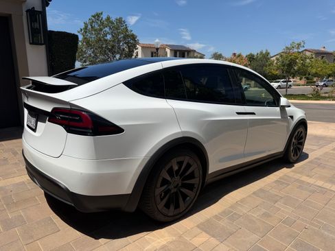 Used 2022 Tesla Model X AWD/4WD image 6