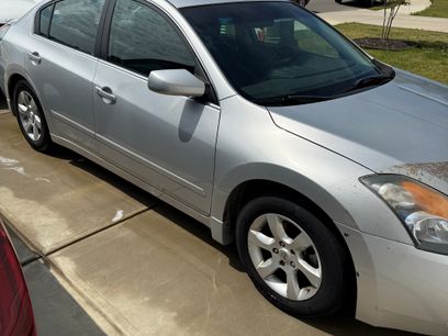 Used 2009 Nissan Altima 2.5 S w/ Convenience Plus Pkg