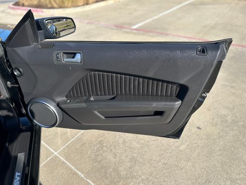 Used 2010 Ford Mustang Shelby GT500 image 9