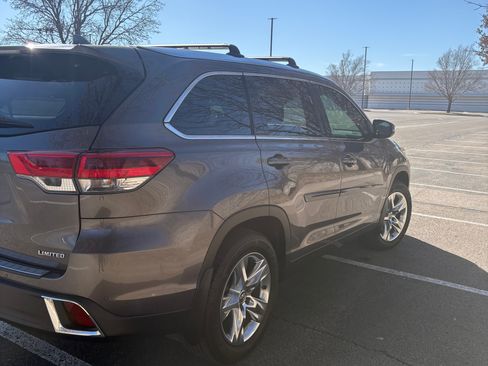 Used 2019 Toyota Highlander Limited image 5