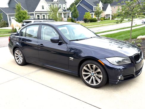 Used 2009 BMW 328i xDrive Sedan AWD/4WD image 1