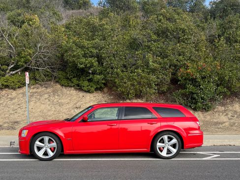 Used 2008 Dodge Magnum SRT8 w/ SRT Option Group III image 2
