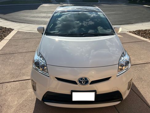 Used 2014 Toyota Prius Four w/ Solar Roof Package FWD image 6