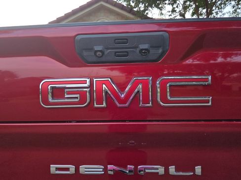 Used 2020 GMC Sierra 2500 Denali w/ Denali Ultimate Package AWD/4WD image 12