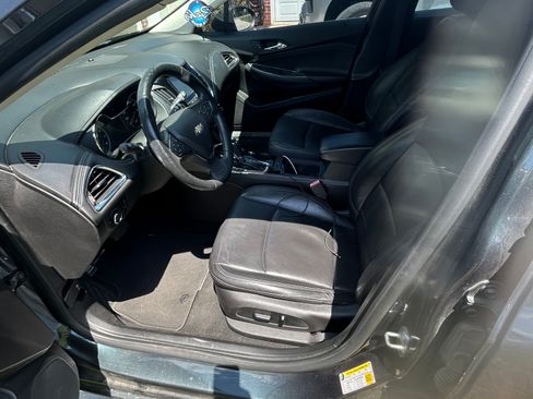 Used 2017 Chevrolet Cruze Premier image 7