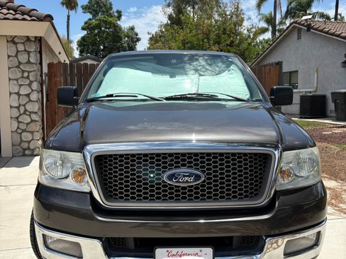 Used 2005 Ford F150 Lariat RWD image 2