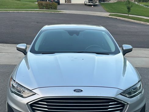 Used 2019 Ford Fusion SE FWD image 5