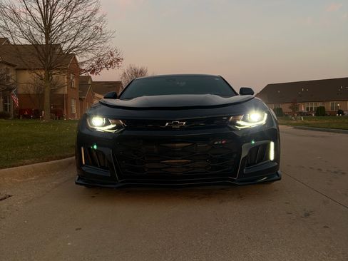 Used 2023 Chevrolet Camaro ZL1 image 2