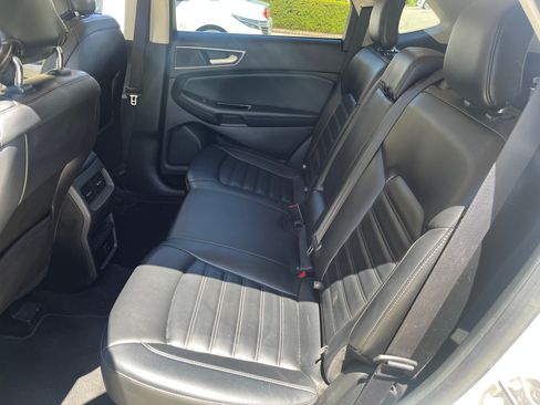 Used 2019 Ford Edge SEL w/ Equipment Group 201A FWD image 16