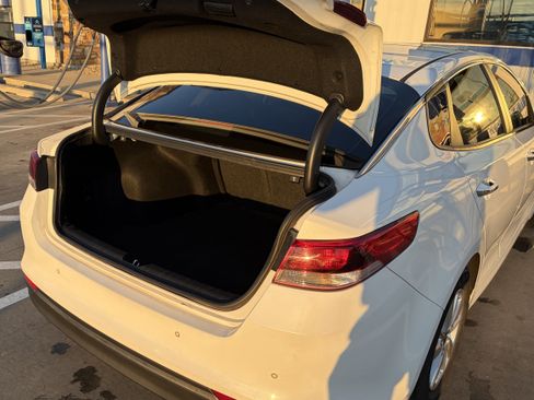 Used 2016 Kia Optima LX w/ LX Convenience Package image 15