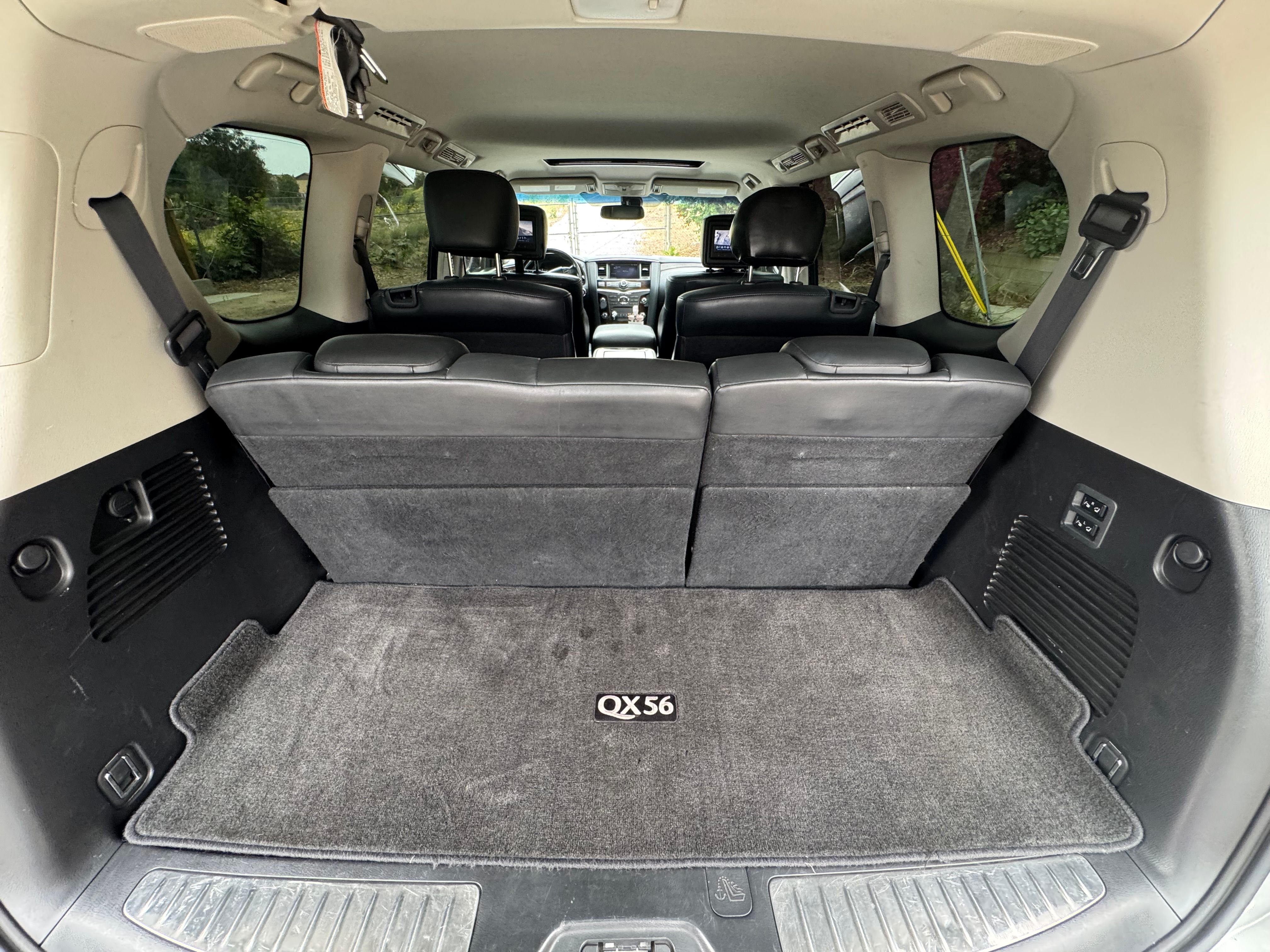 Used 2011 INFINITI QX56 2WD w/ Deluxe Touring Pkg image 6