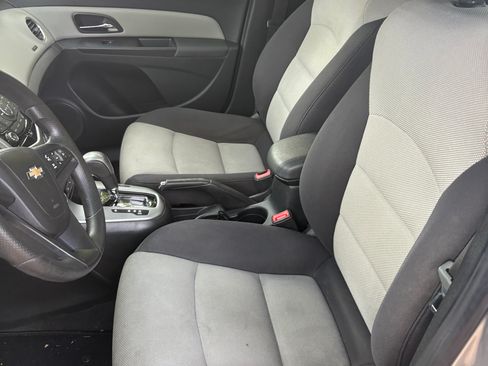 Used 2014 Chevrolet Cruze LS image 16