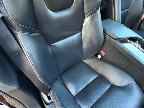 Used 2017 Volvo XC90 T6 Momentum w/ Vision Package image 9