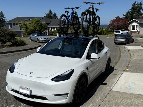 Used 2023 Tesla Model Y Performance image 31