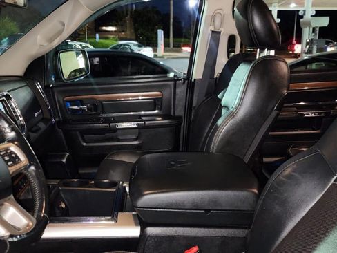 Used 2014 RAM 1500 Laramie w/ Convenience Group image 8