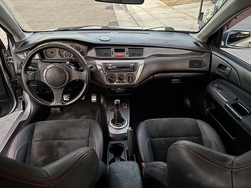 Used 2006 Mitsubishi Lancer Evolution IX image 8
