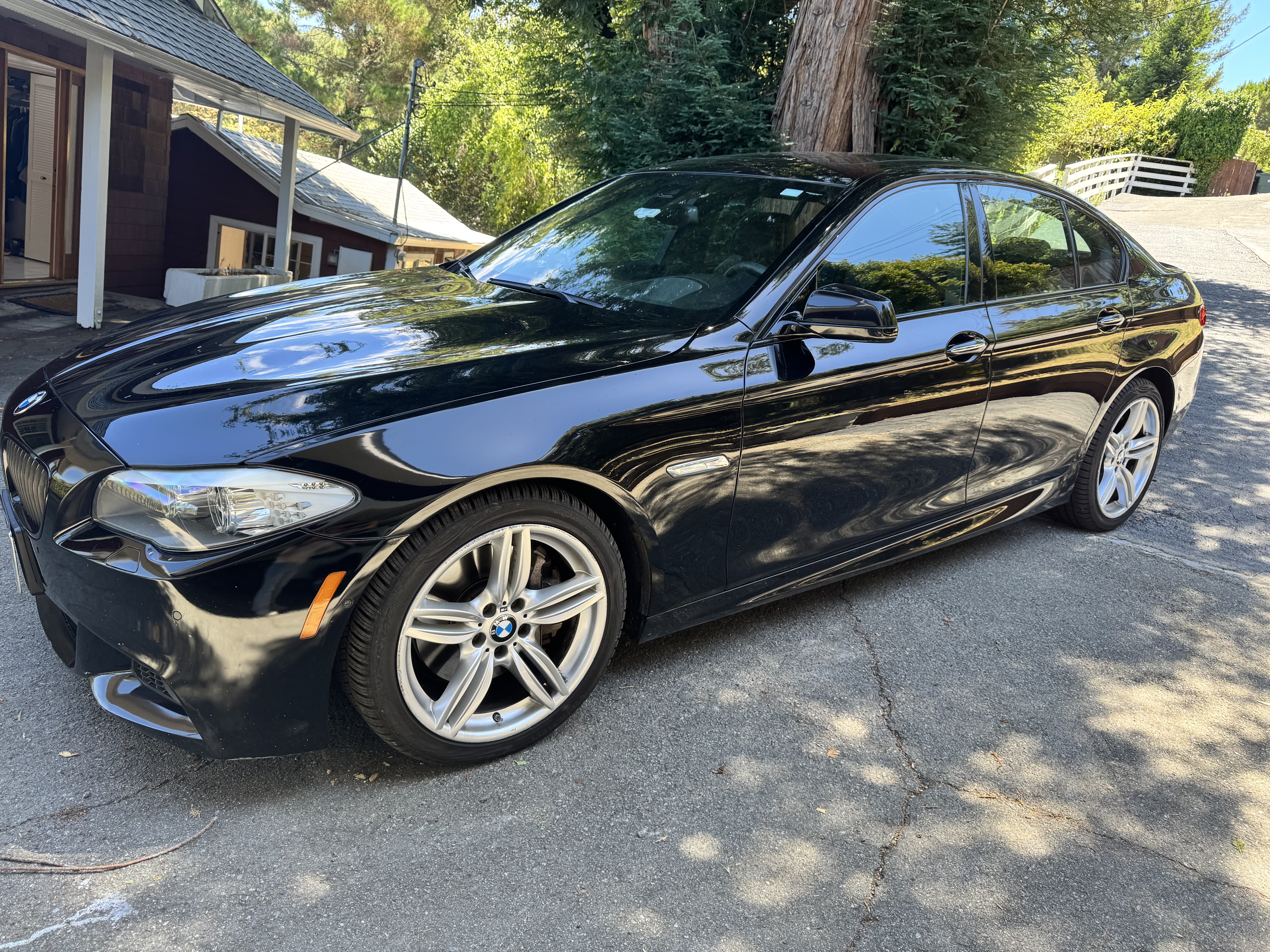 Used 2013 BMW 550i xDrive Sedan AWD/4WD image 1