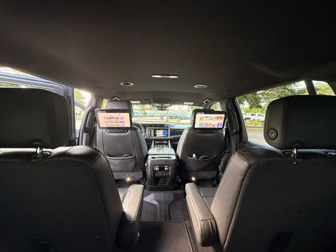 Used 2024 GMC Yukon XL Denali w/ Advanced Technology Package RWD image 20